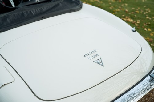 1973 Jaguar E-type Series III V12 OTS In vendita (immagine 107 di 153)