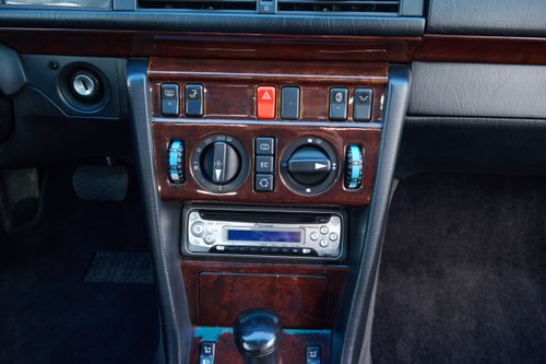 1992 Mercedes-Benz E500 W124 zum Verkauf (Bild 58 von 147)