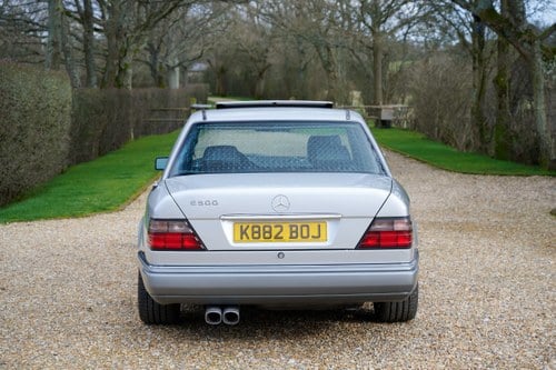 1992 Mercedes-Benz E500 W124 zum Verkauf (Bild 16 von 147)