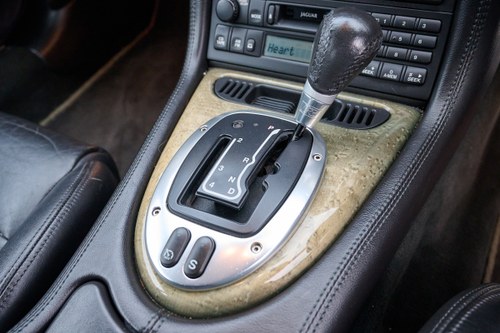 2001 Jaguar XKR 100 à vendre (picture 42 of 184)