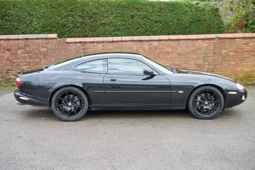 2001 Jaguar XKR 100 à vendre (picture 4 of 184)