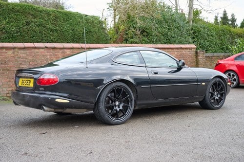 2001 Jaguar XKR 100 à vendre (picture 5 of 184)
