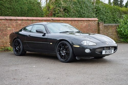 2001 Jaguar XKR 100 à vendre (picture 1 of 184)