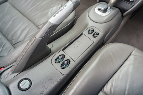 2003 Porsche 911 Carrera 4 Tiptronic (996) à vendre (picture 48 of 162)