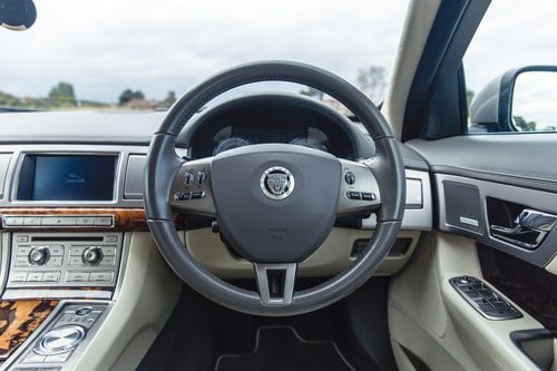 2010 Jaguar XF Portfolio V8 In vendita (immagine 20 di 233)