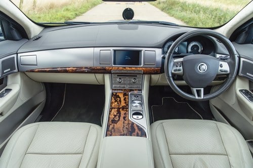 2010 Jaguar XF Portfolio V8 In vendita (immagine 21 di 233)