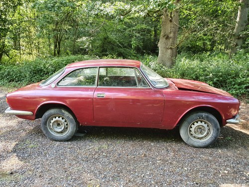 1969 Alfa Romeo Giulia 1750 GT Veloce Series 1 ‘Barn Find’ à vendre (picture 5 of 173)