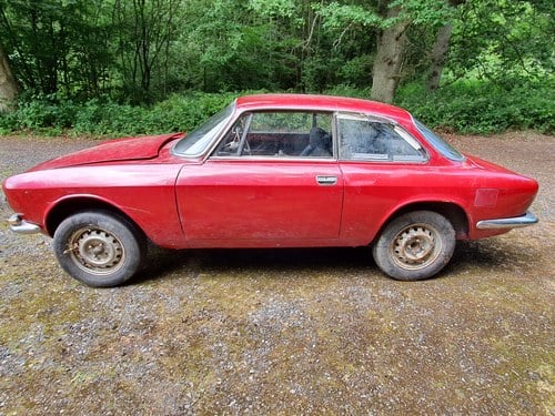 1969 Alfa Romeo Giulia 1750 GT Veloce Series 1 ‘Barn Find’ à vendre (picture 11 of 173)