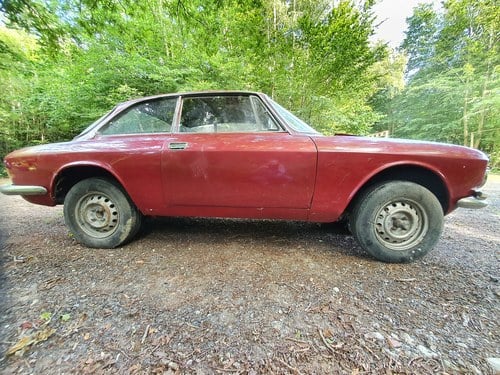 1969 Alfa Romeo Giulia 1750 GT Veloce Series 1 ‘Barn Find’ à vendre (picture 7 of 173)