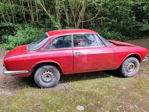 1969 Alfa Romeo Giulia 1750 GT Veloce Series 1 ‘Barn Find’ à vendre (picture 18 of 173)