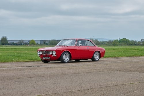 1974 Alfa Romeo 2000 GTV (105) Restomod zum Verkauf (Bild 7 von 288)