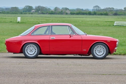 1974 Alfa Romeo 2000 GTV (105) Restomod zum Verkauf (Bild 26 von 288)