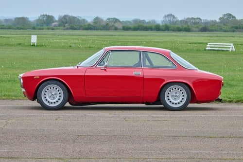 1974 Alfa Romeo 2000 GTV (105) Restomod zum Verkauf (Bild 12 von 288)