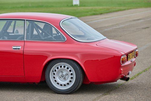 1974 Alfa Romeo 2000 GTV (105) Restomod zum Verkauf (Bild 107 von 288)