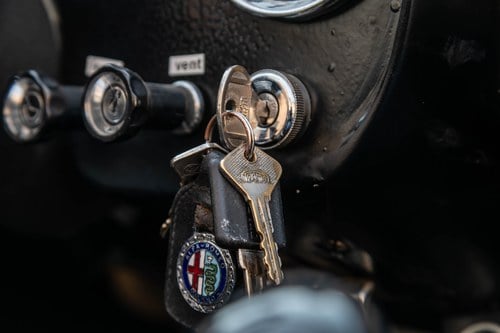 1960 Alfa Romeo 2000 Spider Touring à venda (imagem 31 de 77)