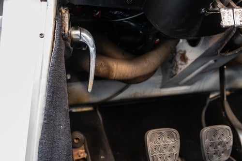 1960 Alfa Romeo 2000 Spider Touring à venda (imagem 38 de 77)