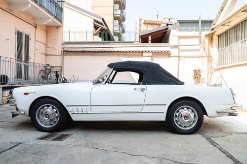 1960 Alfa Romeo 2000 Spider Touring à venda (imagem 13 de 77)