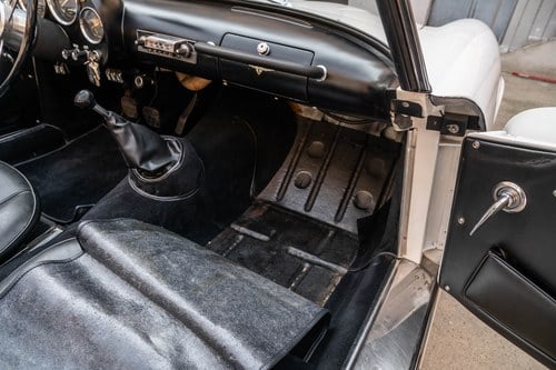 1960 Alfa Romeo 2000 Spider Touring à venda (imagem 28 de 77)