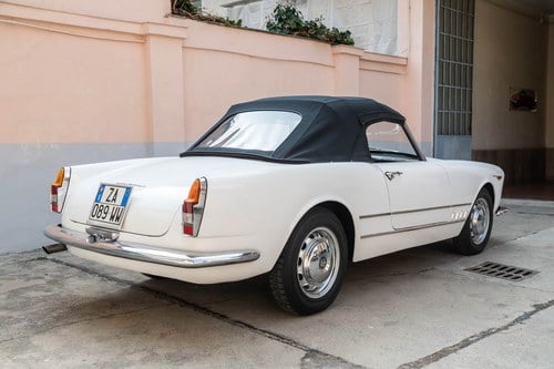 1960 Alfa Romeo 2000 Spider Touring à venda (imagem 14 de 77)