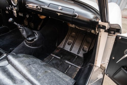 1960 Alfa Romeo 2000 Spider Touring à venda (imagem 29 de 77)