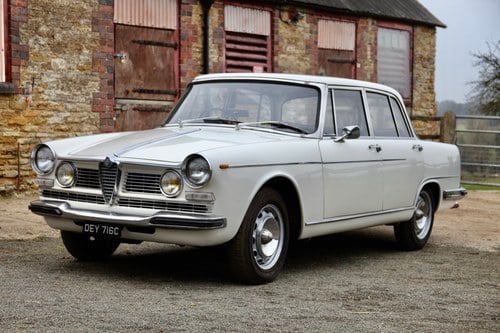 1965 Alfa Romeo 2600 Berlina à venda (imagem 3 de 134)