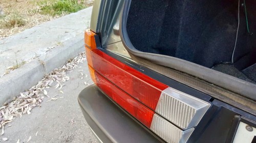 NO RESERVE - 1986 Alfa Romeo 75 à vendre (picture 23 of 49)