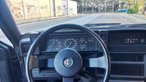 NO RESERVE - 1986 Alfa Romeo 75 à vendre (picture 13 of 49)