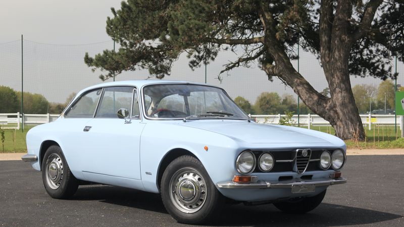 1972 Alfa Romeo 1750 GTV For Sale (picture 1 of 108)