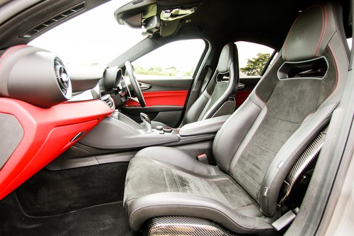 2019 Alfa Romeo Giulia Quadrifoglio Nürburgring Edition (RHD) zum Verkauf (Bild 26 von 35)