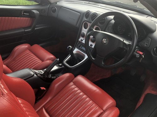 2002 Alfa Romeo GTV Twin Spark Lusso à venda (imagem 27 de 94)