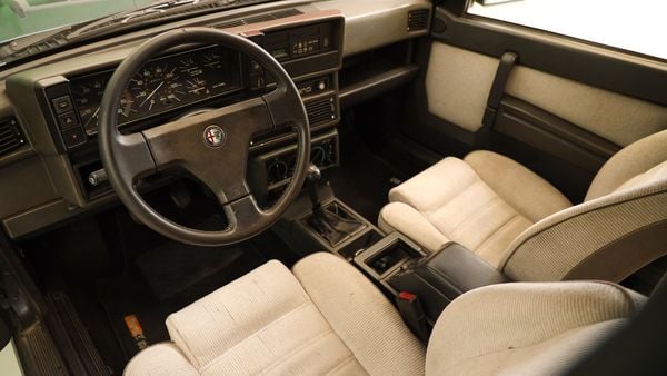 1987 Alfa Romeo Milano 2.5 V6 For Sale (picture :index of 22)