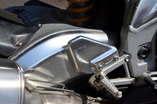 NO RESERVE - 2001 Aprilia RSV Mille R Te koop (foto 90 van 107)