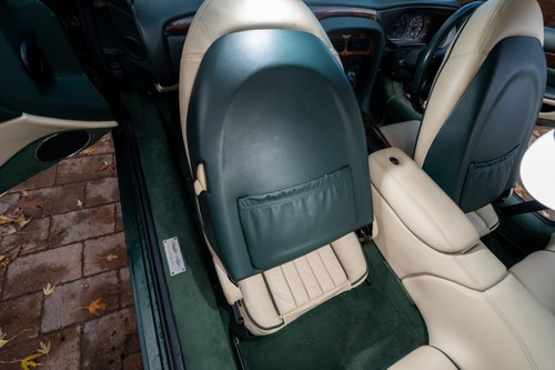 1998 Aston Martin DB7 In vendita (immagine 54 di 173)