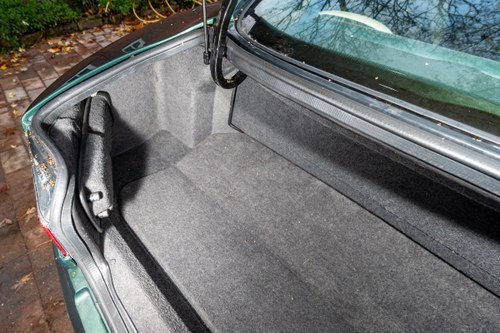 1998 Aston Martin DB7 In vendita (immagine 66 di 173)