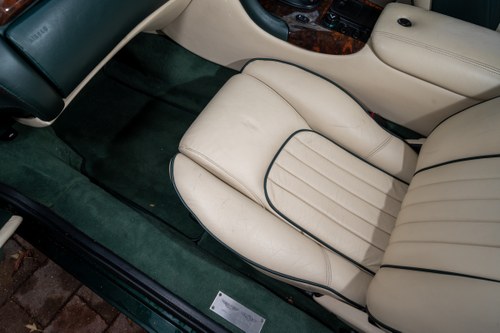 1998 Aston Martin DB7 In vendita (immagine 41 di 173)