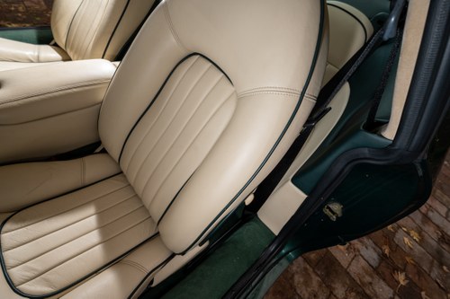 1998 Aston Martin DB7 In vendita (immagine 36 di 173)