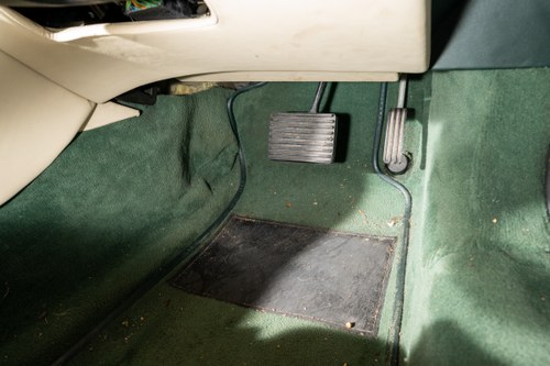 1998 Aston Martin DB7 In vendita (immagine 26 di 173)