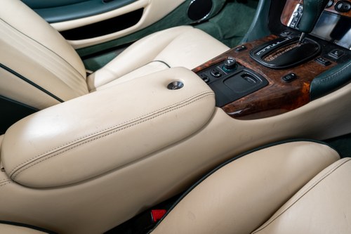 1998 Aston Martin DB7 In vendita (immagine 31 di 173)