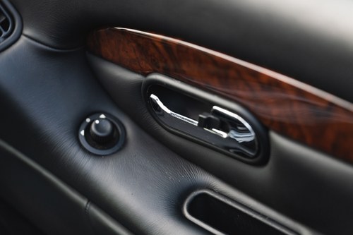 2001 Aston Martin DB7 Vantage In vendita (immagine 34 di 121)