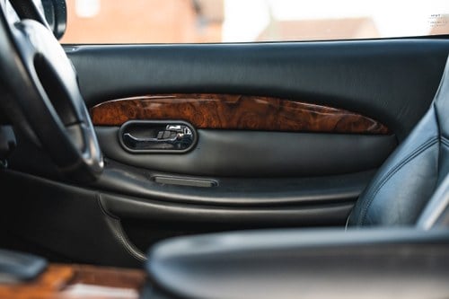 2001 Aston Martin DB7 Vantage In vendita (immagine 24 di 121)