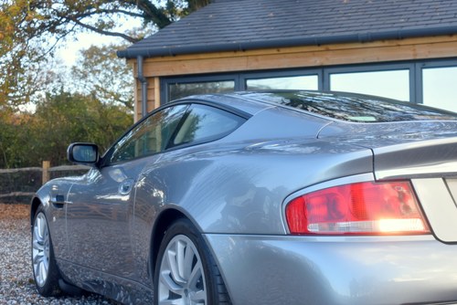 2002 Aston Martin Vanquish zum Verkauf (Bild 113 von 176)