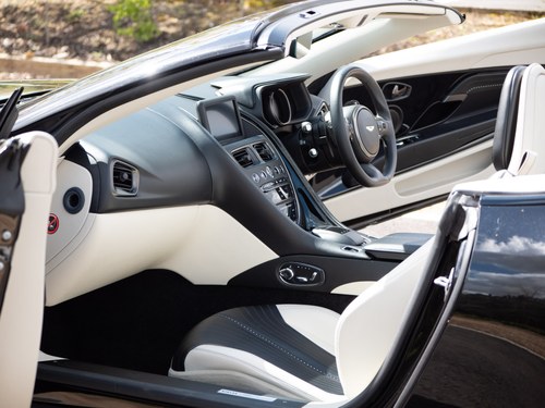2018 Aston Martin DB11 Volante In vendita (immagine 61 di 271)