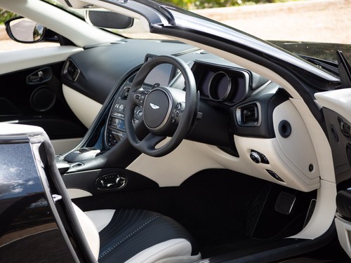 2018 Aston Martin DB11 Volante In vendita (immagine 52 di 271)