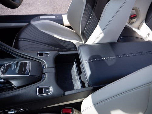 2018 Aston Martin DB11 Volante In vendita (immagine 121 di 271)