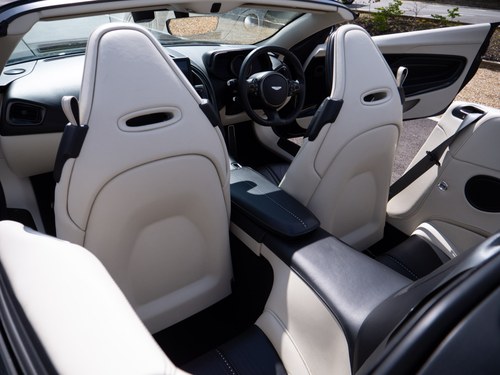 2018 Aston Martin DB11 Volante In vendita (immagine 123 di 271)