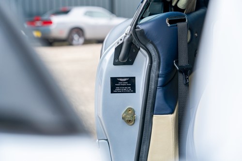 2002 Aston Martin DB7 Vantage Volante V12 zum Verkauf (Bild 42 von 140)