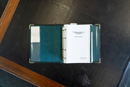 2002 Aston Martin DB7 Vantage Volante V12 zum Verkauf (Bild 135 von 140)