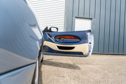 2002 Aston Martin DB7 Vantage Volante V12 zum Verkauf (Bild 44 von 140)