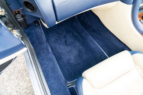 2002 Aston Martin DB7 Vantage Volante V12 zum Verkauf (Bild 54 von 140)