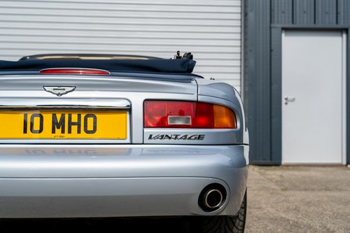 2002 Aston Martin DB7 Vantage Volante V12 zum Verkauf (Bild 105 von 140)